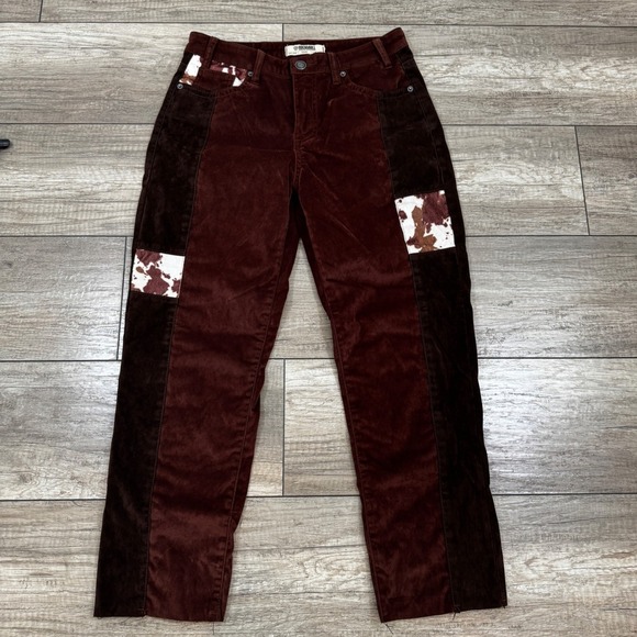 Stylish Brown and White Women's Cropped Jeans - Picture 2 of 10